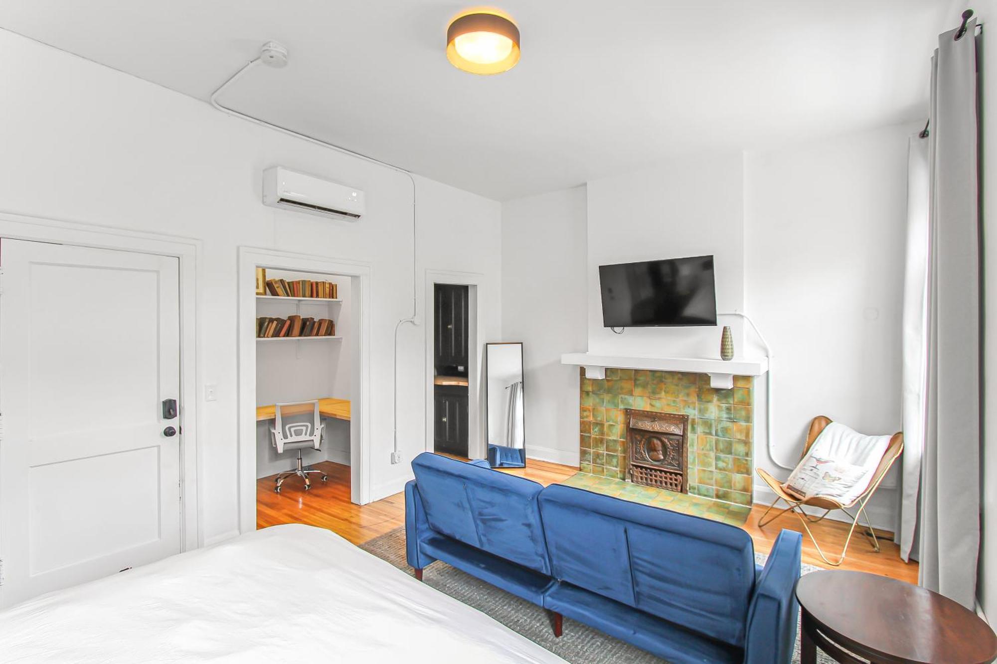 Library Square Suites Толедо Экстерьер фото