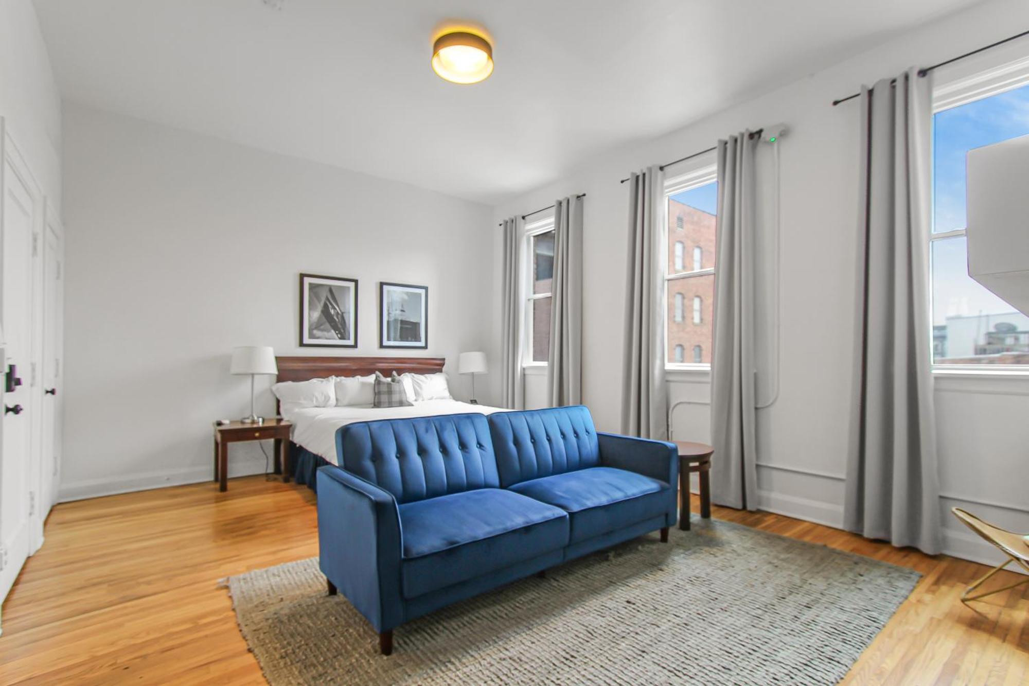 Library Square Suites Толедо Экстерьер фото