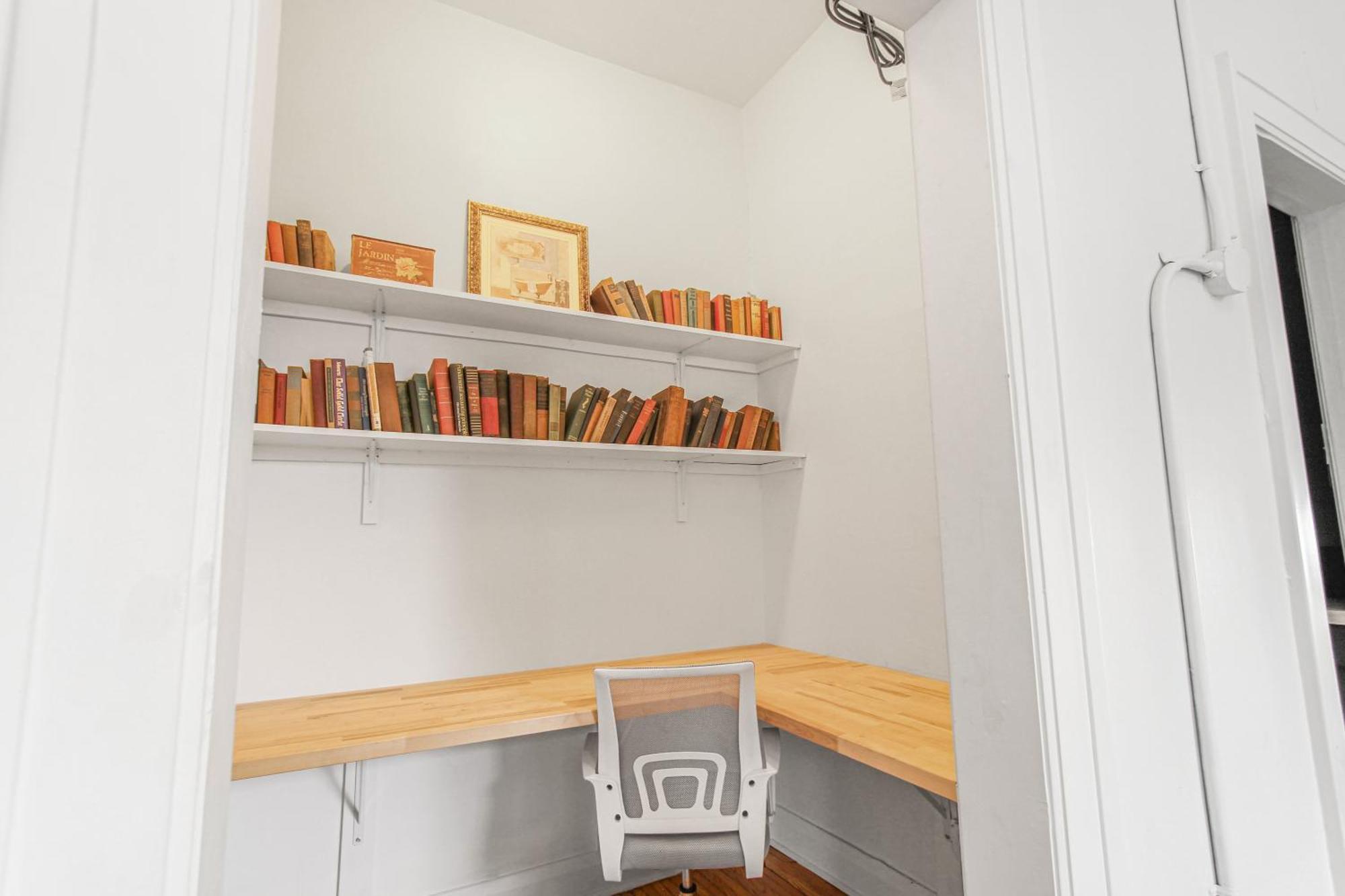 Library Square Suites Толедо Экстерьер фото