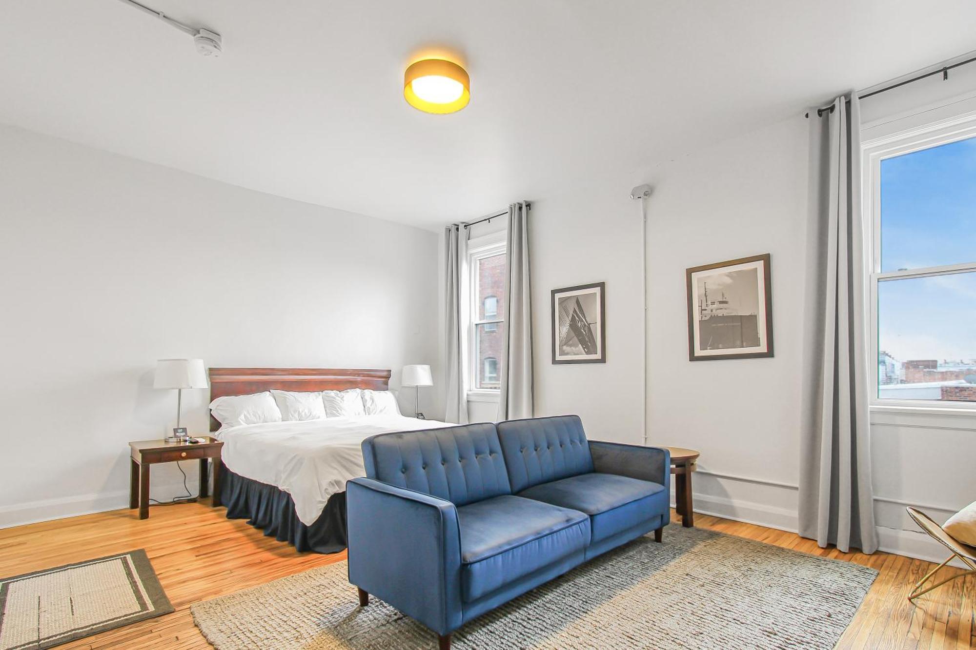 Library Square Suites Толедо Экстерьер фото