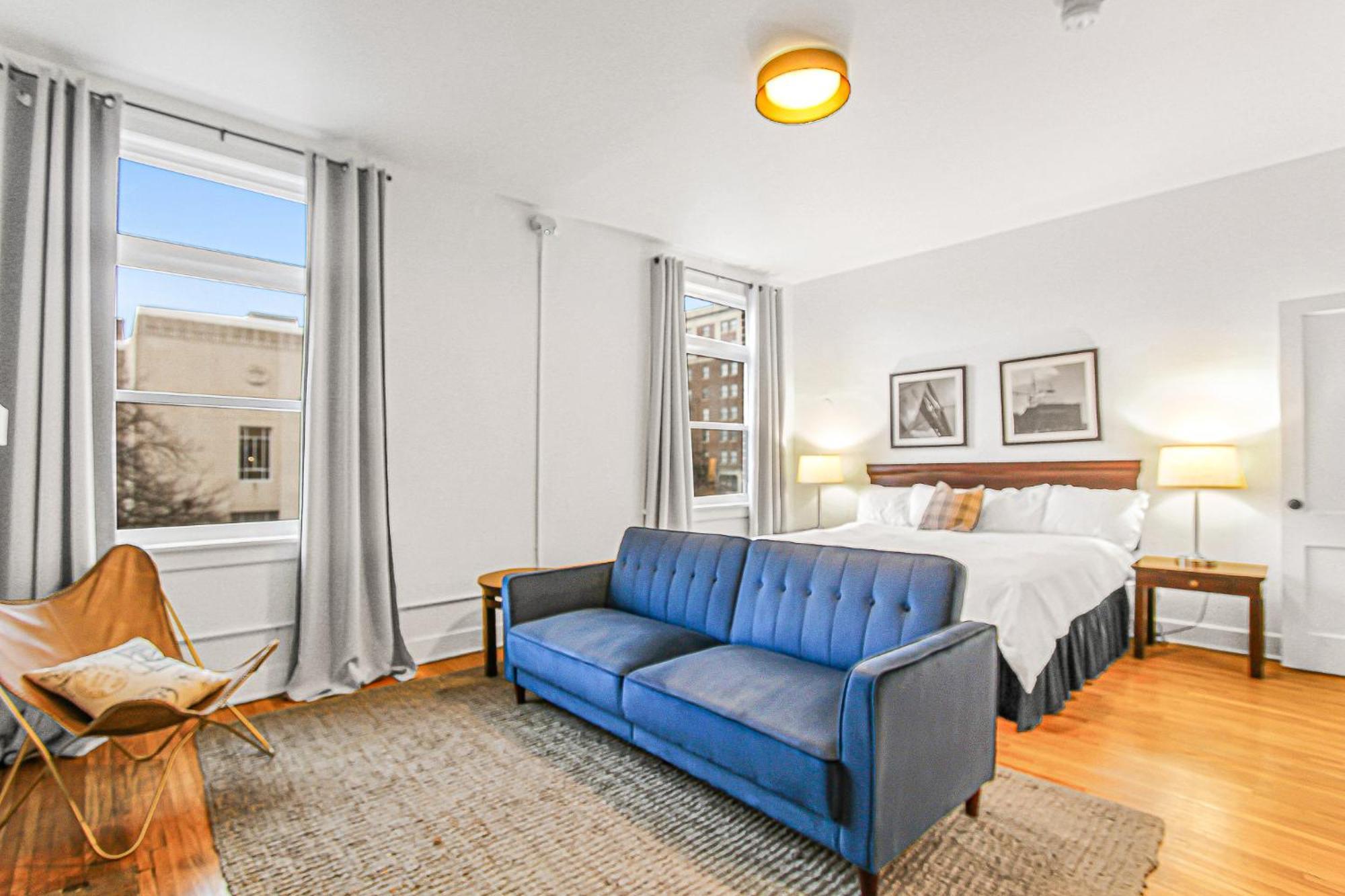 Library Square Suites Толедо Экстерьер фото