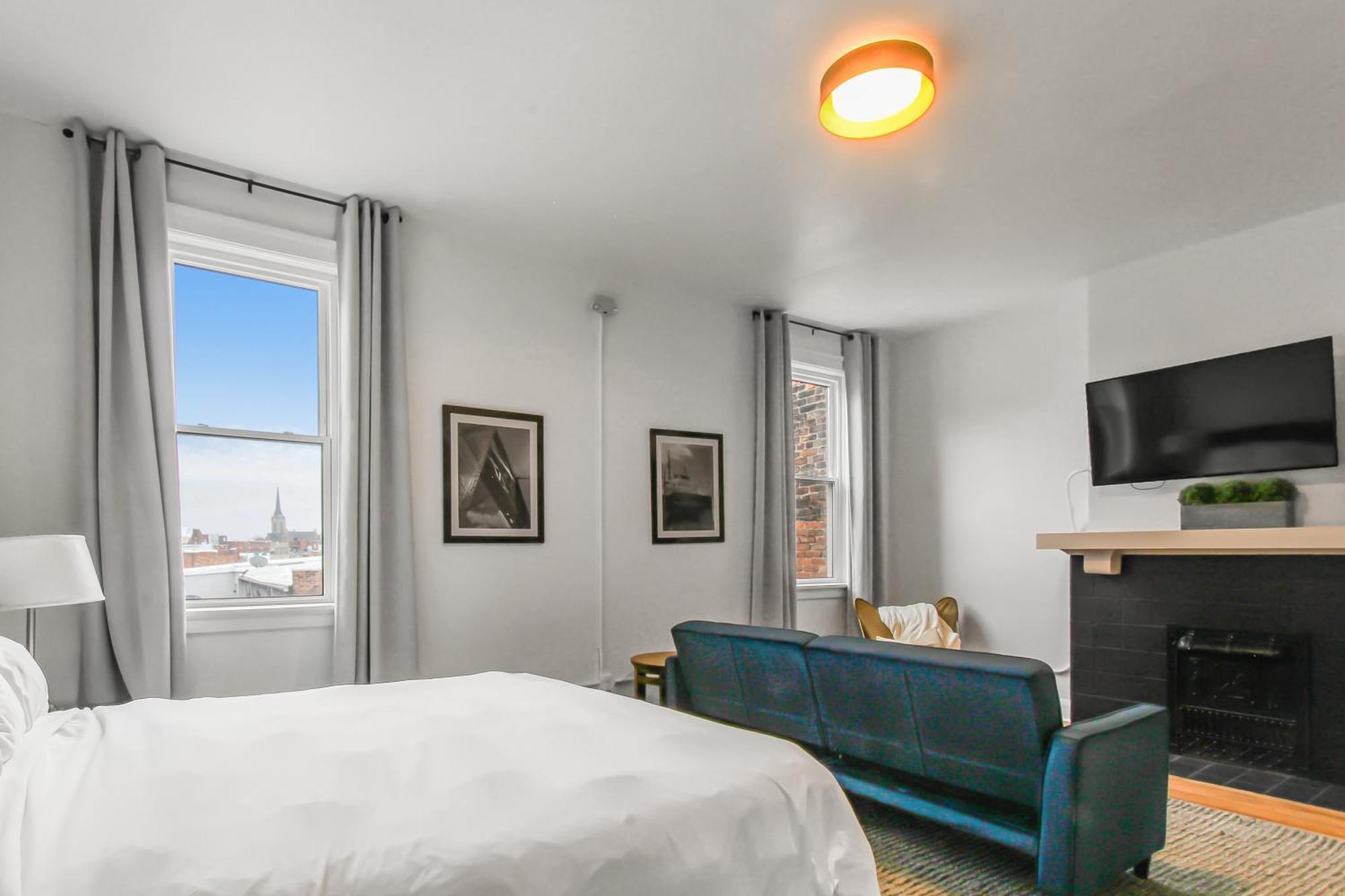 Library Square Suites Толедо Экстерьер фото