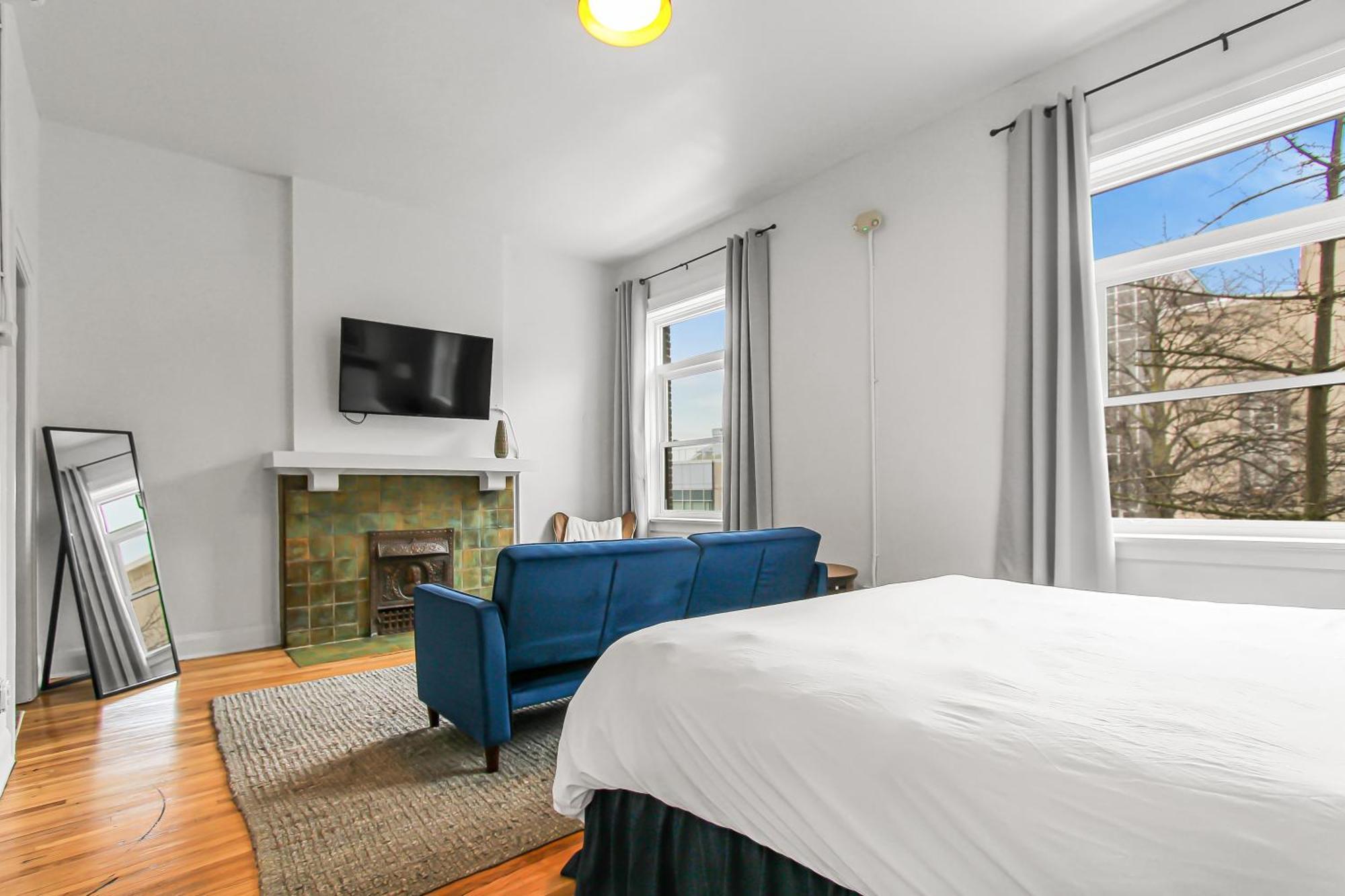 Library Square Suites Толедо Экстерьер фото