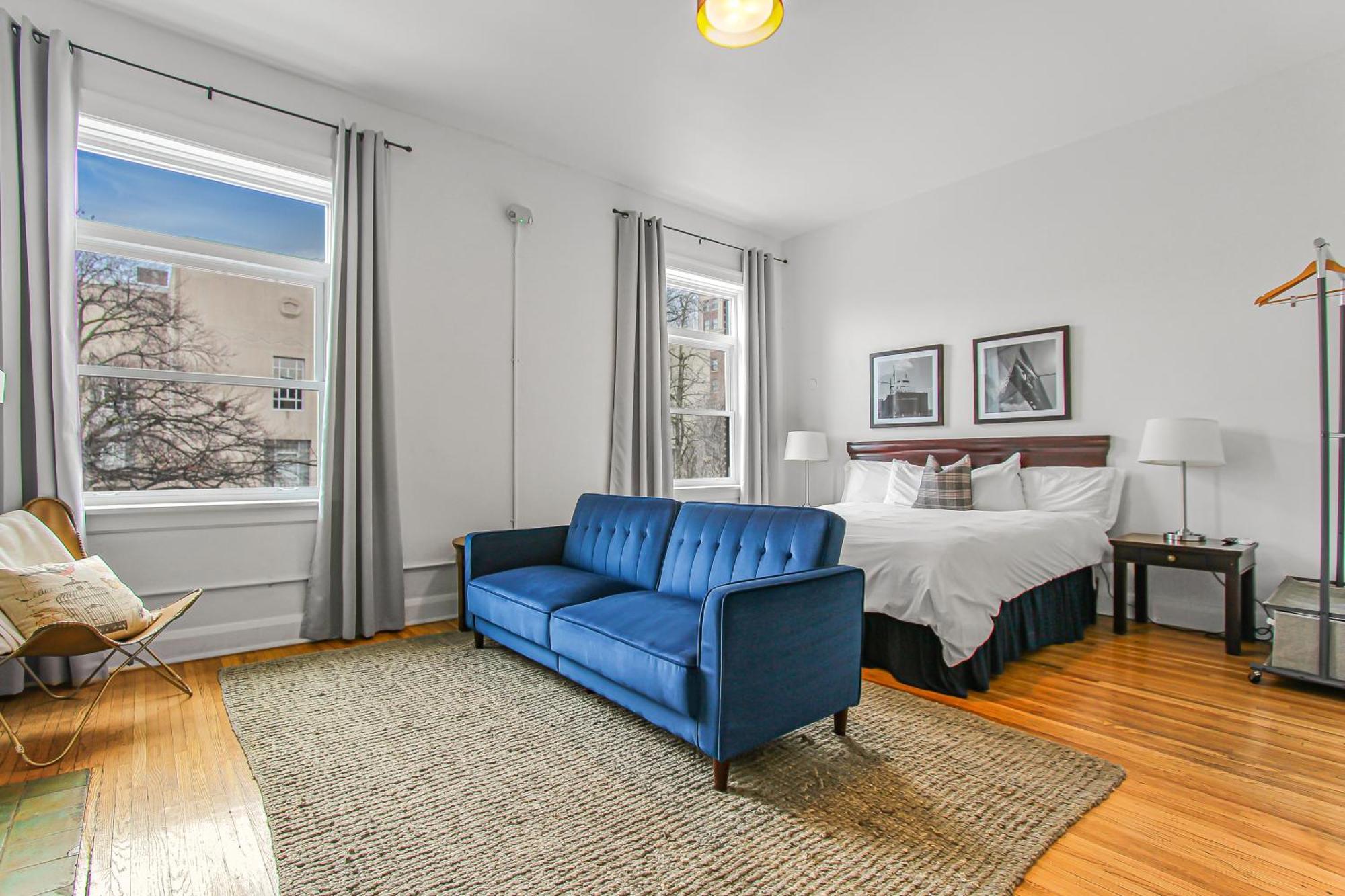 Library Square Suites Толедо Экстерьер фото